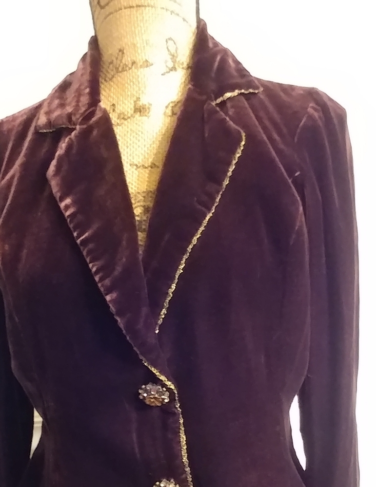 Ventage Velvet Blazer